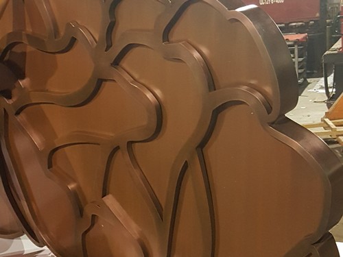 鍍過鈦的不銹鋼屏風(fēng)花型