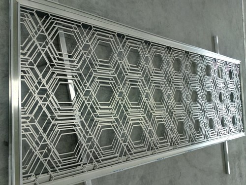 蜂巢鏤空不銹鋼屏風(fēng)